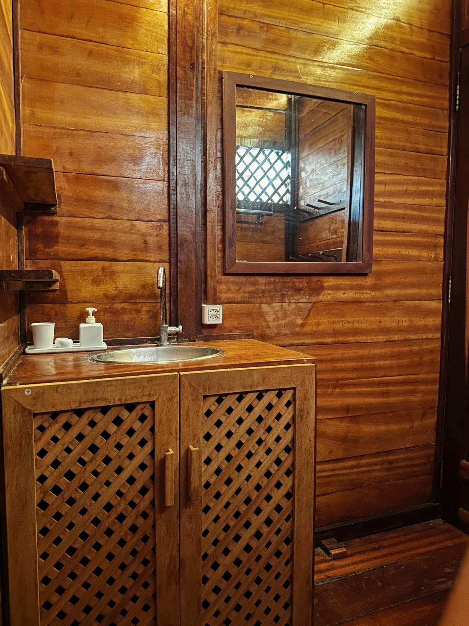 Casa Canju Атинс Екстериор снимка